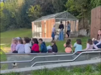 Gure etxea, guztion eskulanik politena!